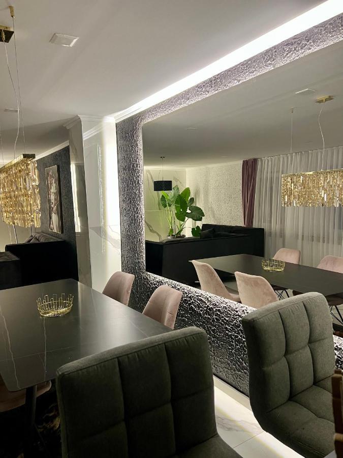 Golden House Villa โอซีเยก ภายนอก รูปภาพ