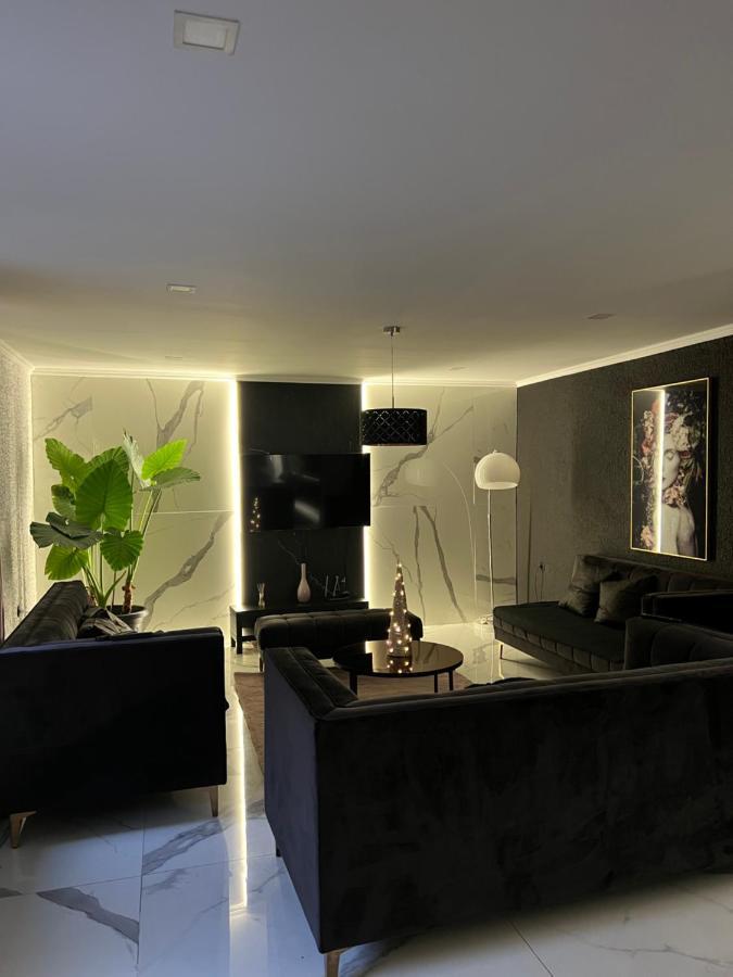 Golden House Villa โอซีเยก ภายนอก รูปภาพ