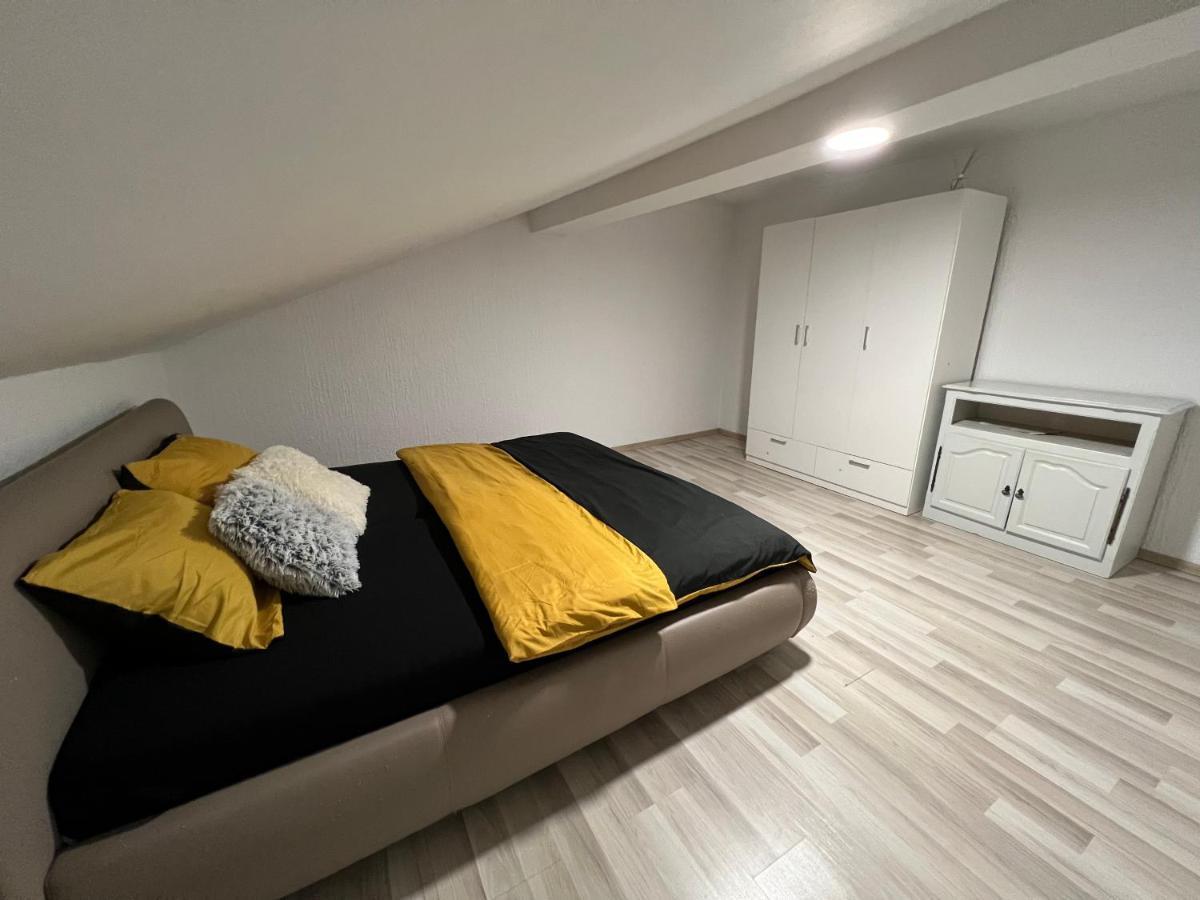 Golden House Villa โอซีเยก ภายนอก รูปภาพ