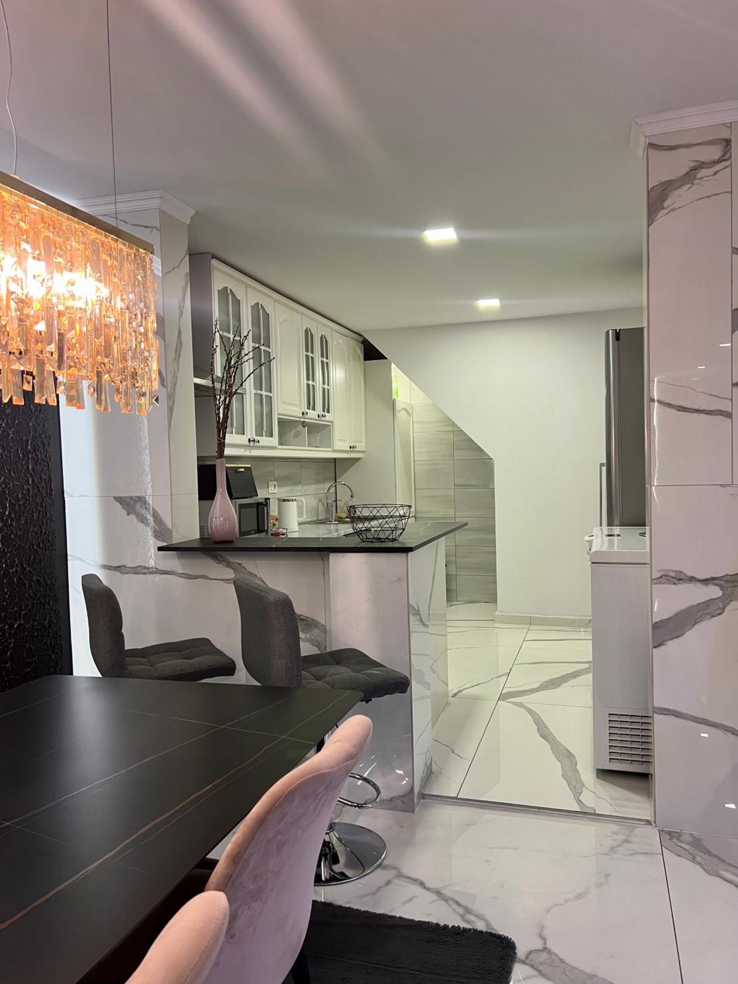 Golden House Villa โอซีเยก ภายนอก รูปภาพ