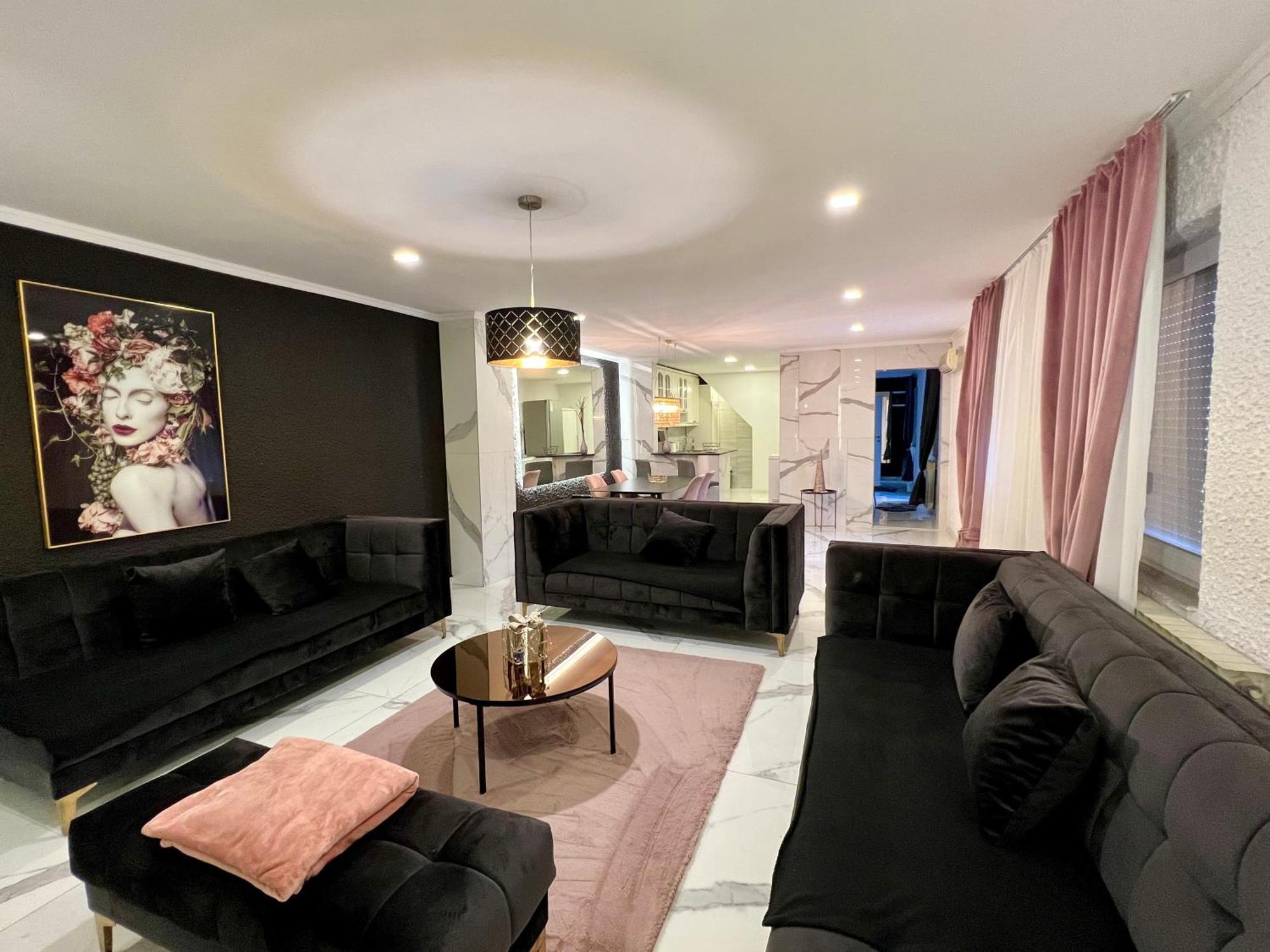 Golden House Villa โอซีเยก ภายนอก รูปภาพ