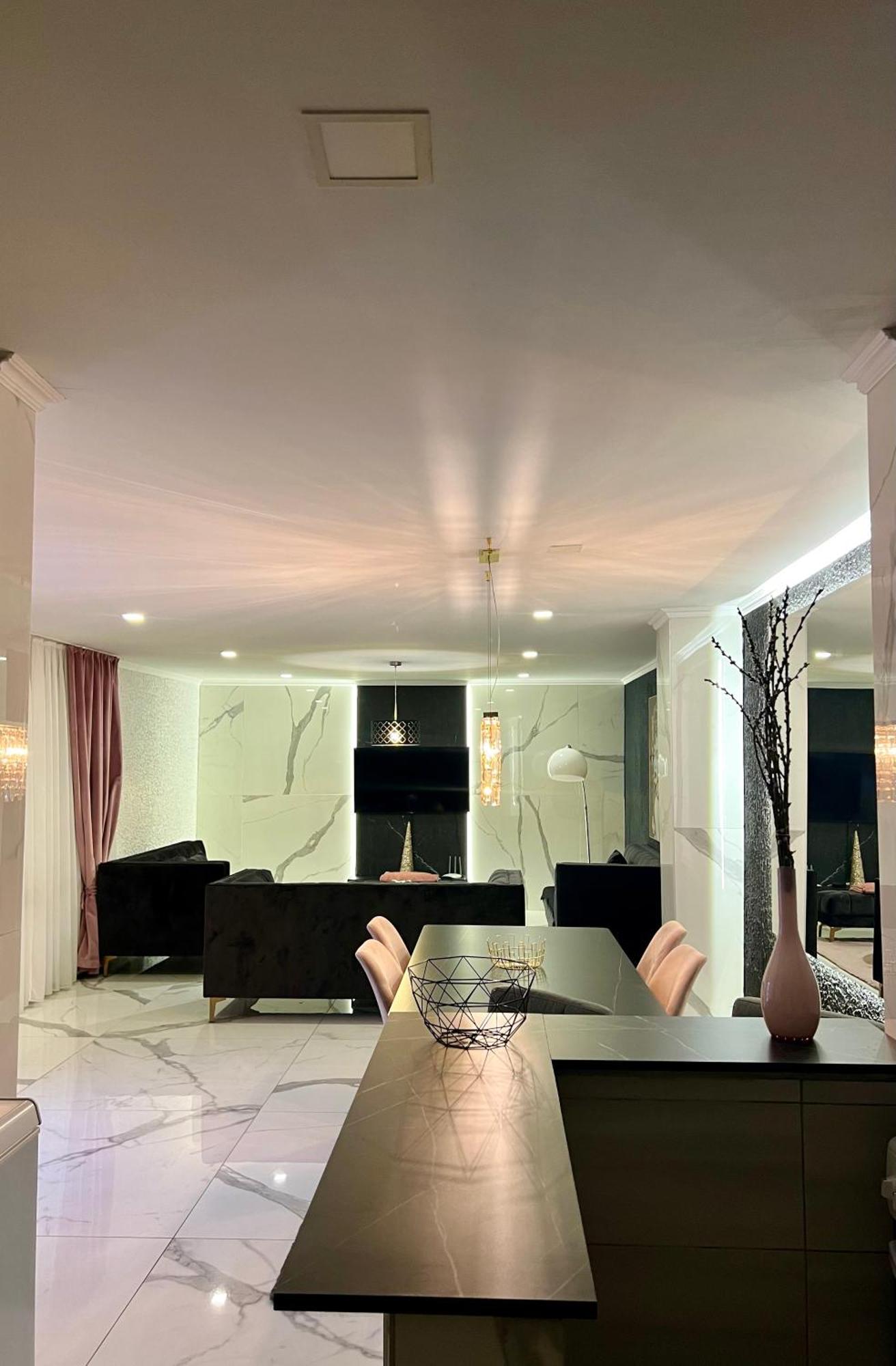 Golden House Villa โอซีเยก ภายนอก รูปภาพ